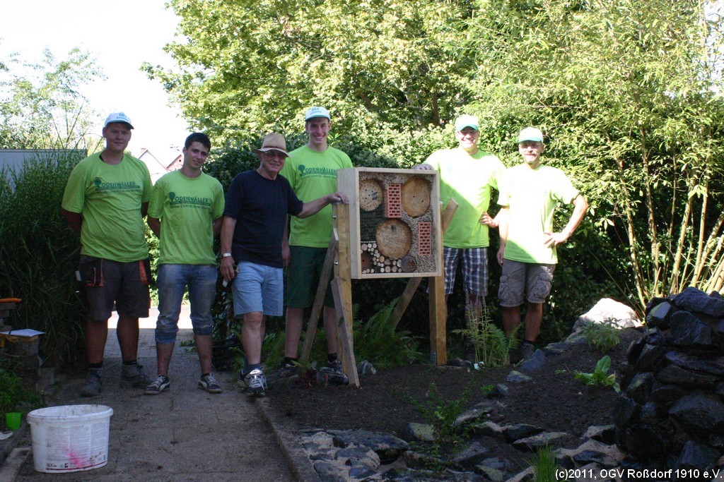 Das Team vom OGV im Rodorfer Kindergarten Sternenland nach dem Bau der Kruterspirale