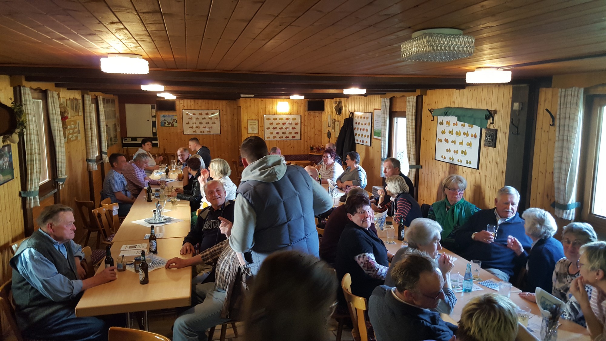 Dienstagstreff im Mirabellchen am 3. Mai 2016 Dienstagstreff im Mirabellchen am 3. Mai 2016